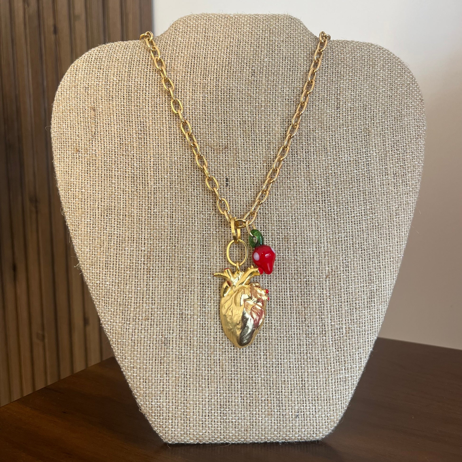 Collar Corazón Anatómico